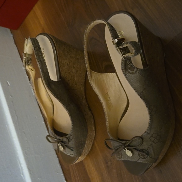 Parisian Parc ,Sandals size 6 - Picture 2 of 2